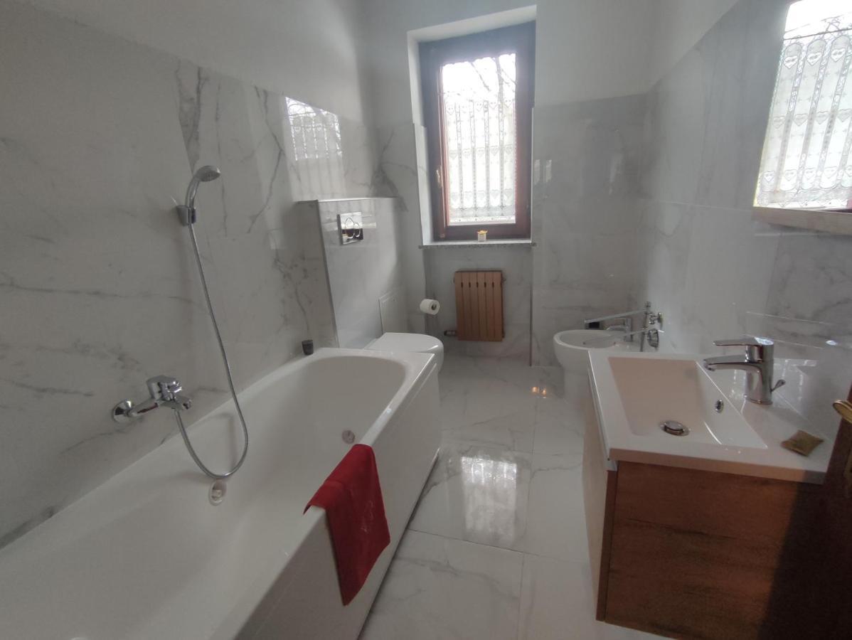 Maison Dede Cir Vda Introd 0007 Luaran gambar